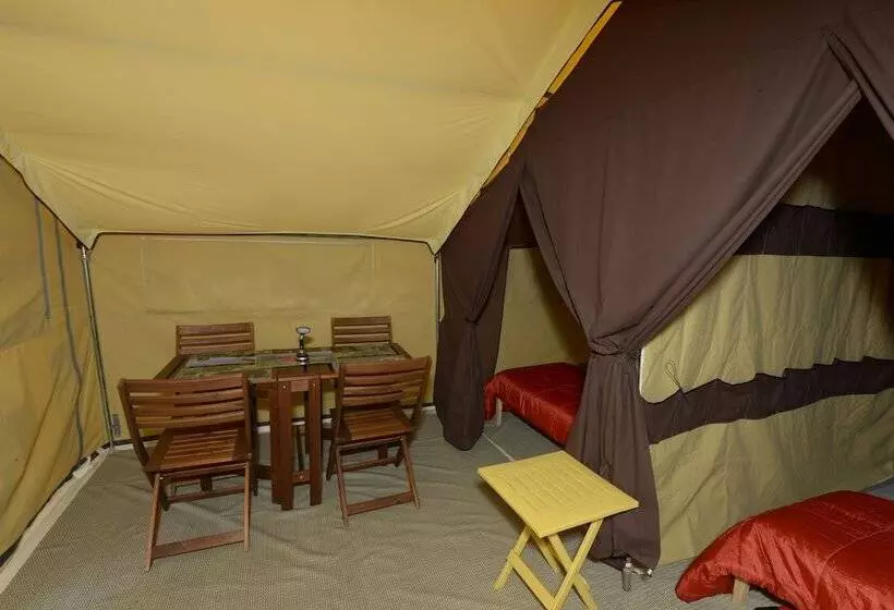 Hotelli Les Prets A Camper Du Camping Tadoussac