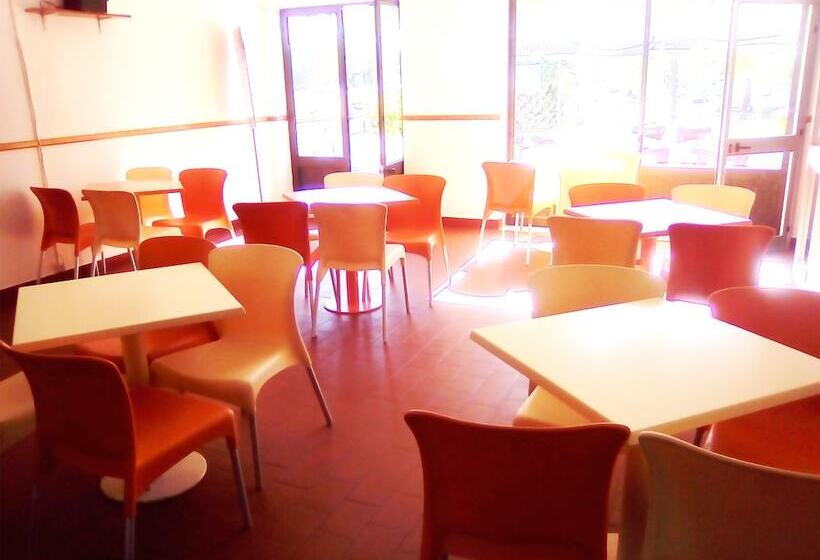 فندق Parque De Campismo Orbitur Valado