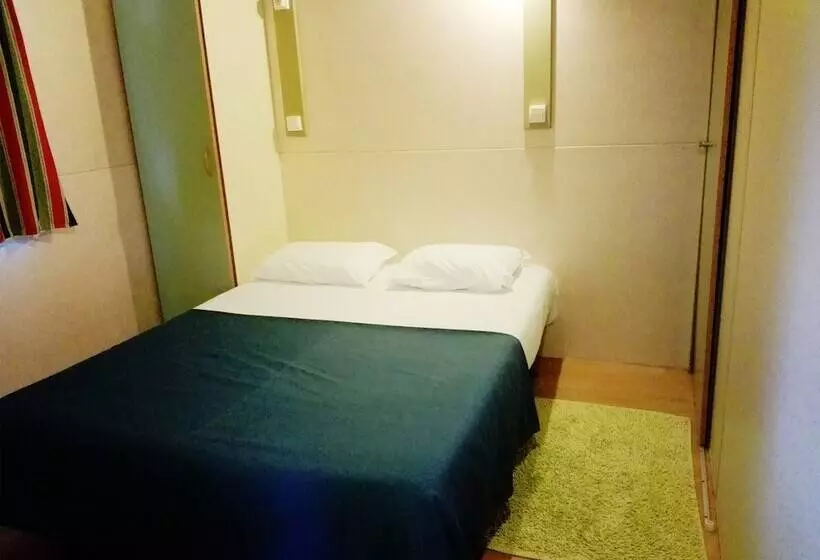 ホテル Parque De Campismo Orbitur Valado