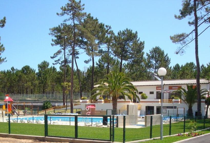 فندق Parque De Campismo Orbitur Valado