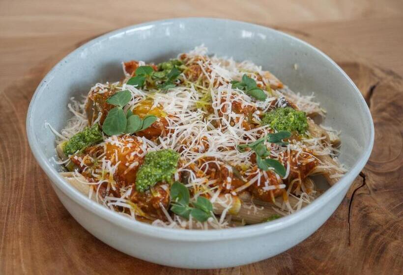 Atholplace Hotel & Villa