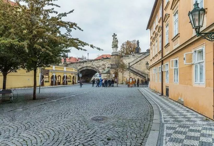 Charles Bridge Hostel & Apartments