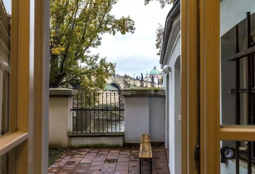 Charles Bridge Hostel & Apartments