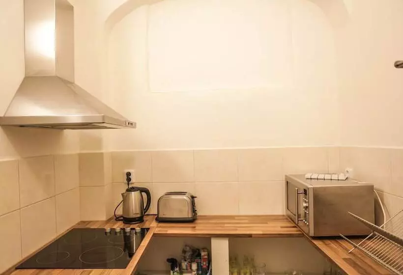 Charles Bridge Hostel & Apartments