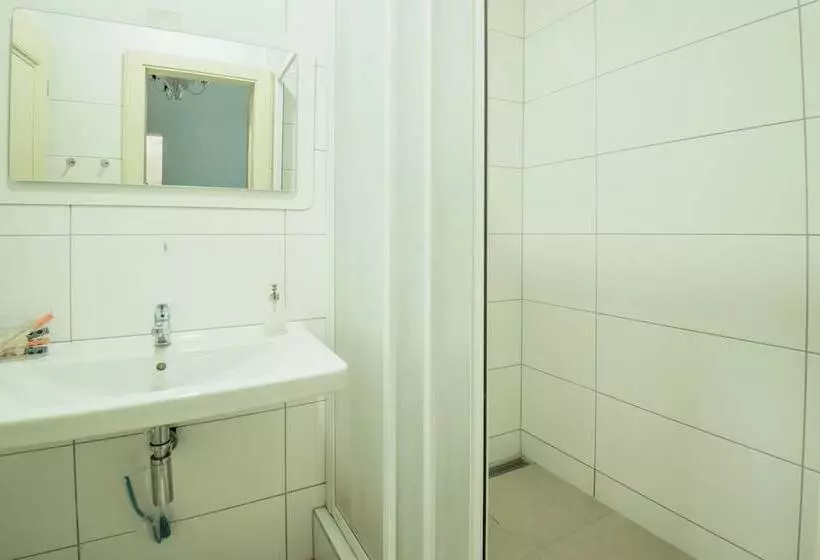 Charles Bridge Hostel & Apartments