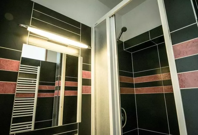 Charles Bridge Hostel & Apartments