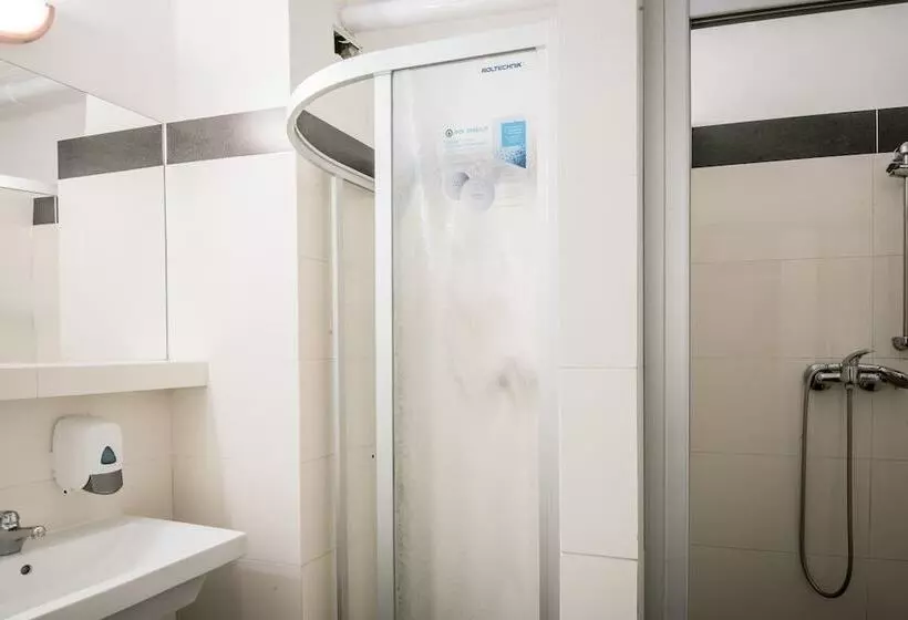 Charles Bridge Hostel & Apartments