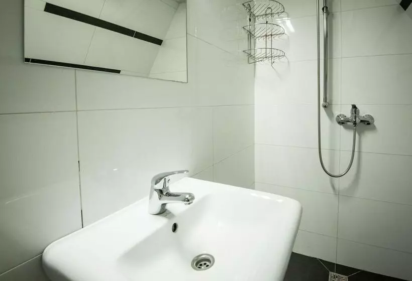 Charles Bridge Hostel & Apartments