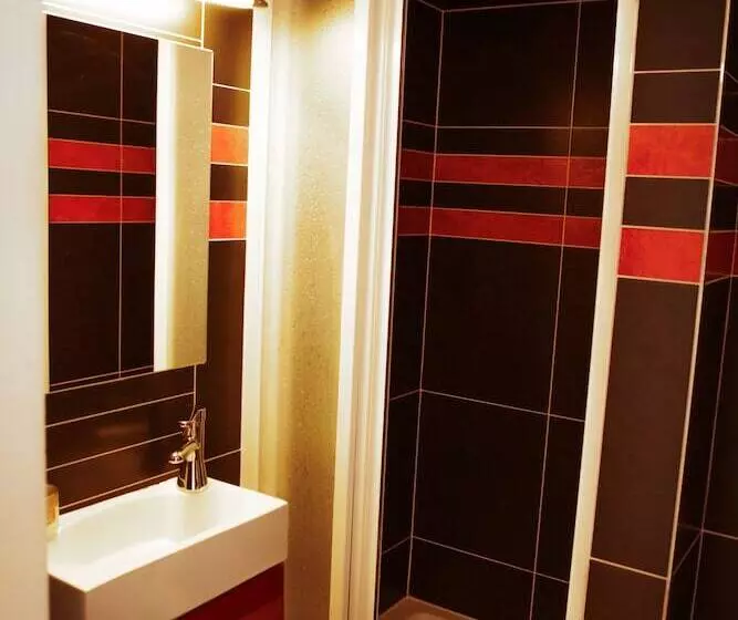 Charles Bridge Hostel & Apartments