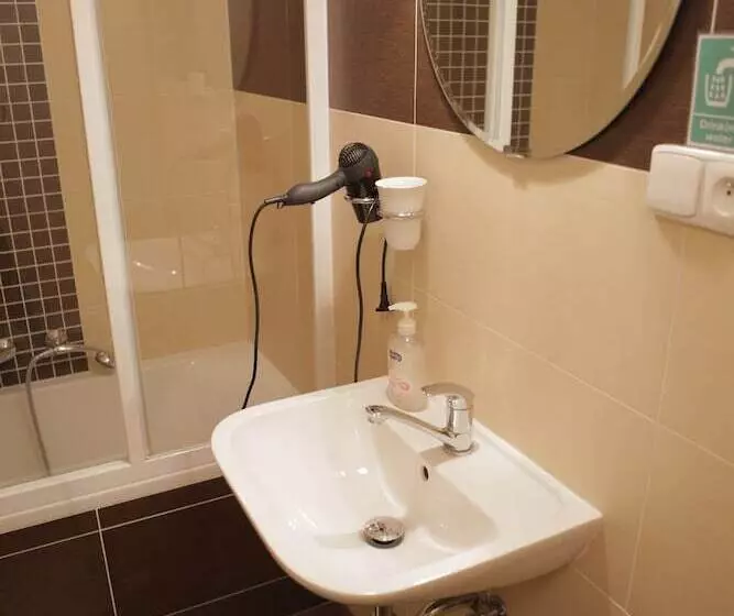 Charles Bridge Hostel & Apartments