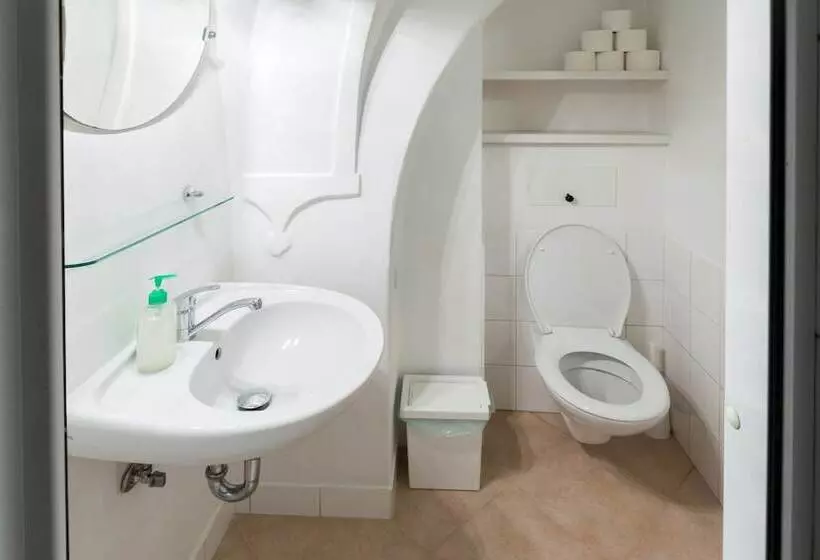 Charles Bridge Hostel & Apartments