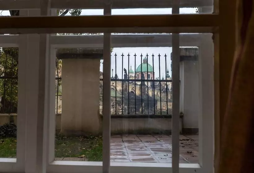 Charles Bridge Hostel & Apartments