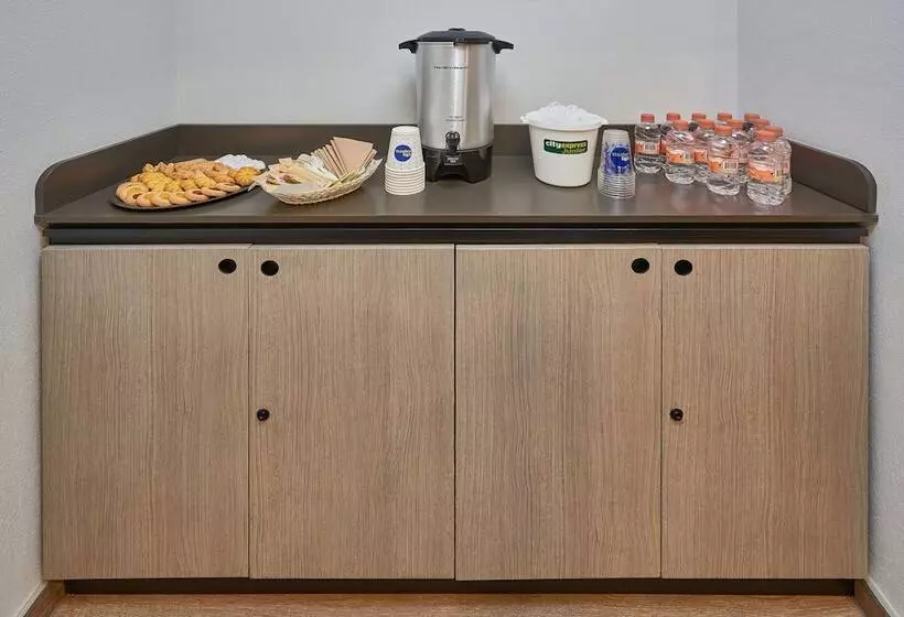 هتل City Express Junior By Marriott San Luis Potosi Zona Industrial