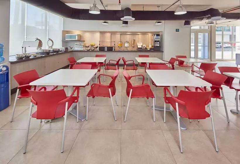 هتل City Express Junior By Marriott San Luis Potosi Zona Industrial