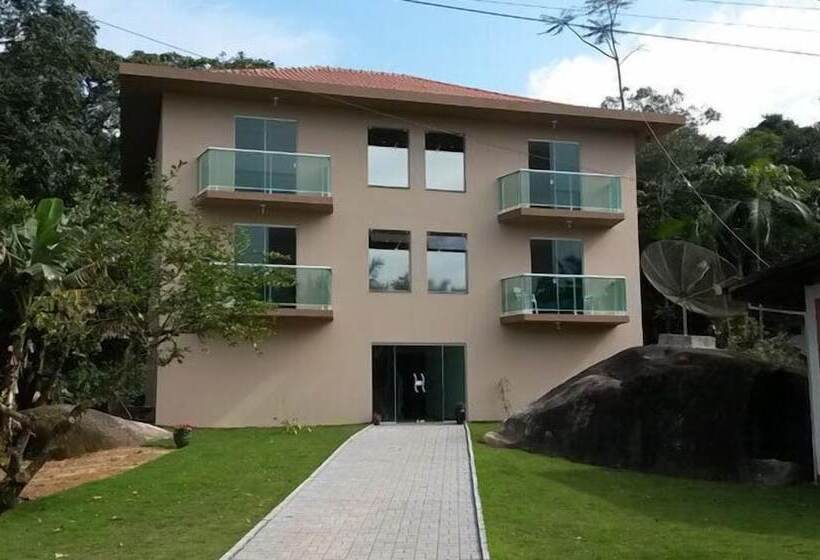 هتل Fazenda Monte Crista