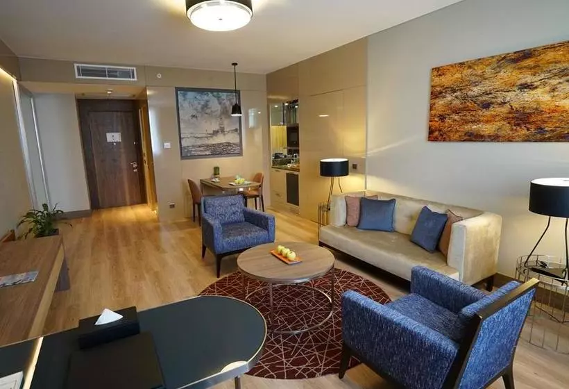 ホテル Tryp By Wyndham Istanbul Basin Ekspres