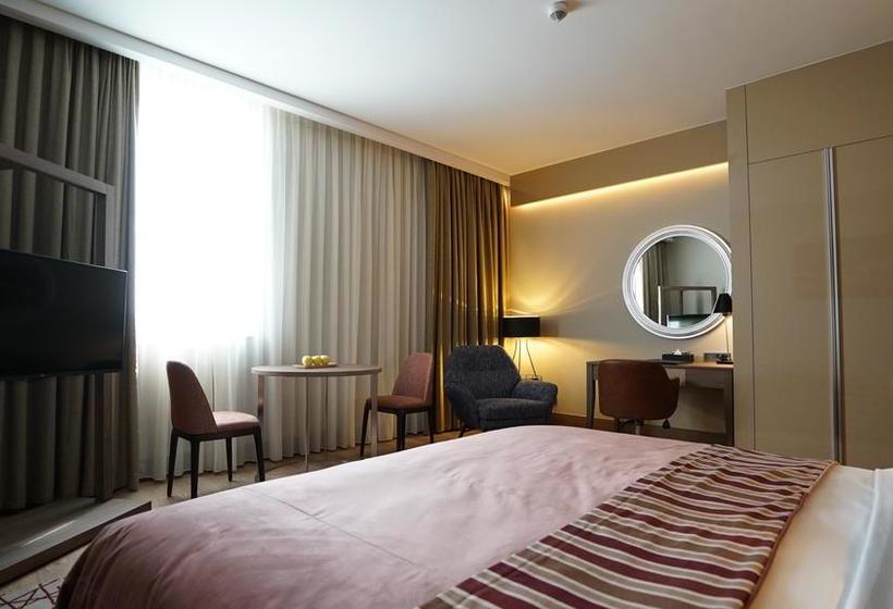 ホテル Tryp By Wyndham Istanbul Basin Ekspres