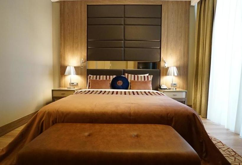 ホテル Tryp By Wyndham Istanbul Basin Ekspres