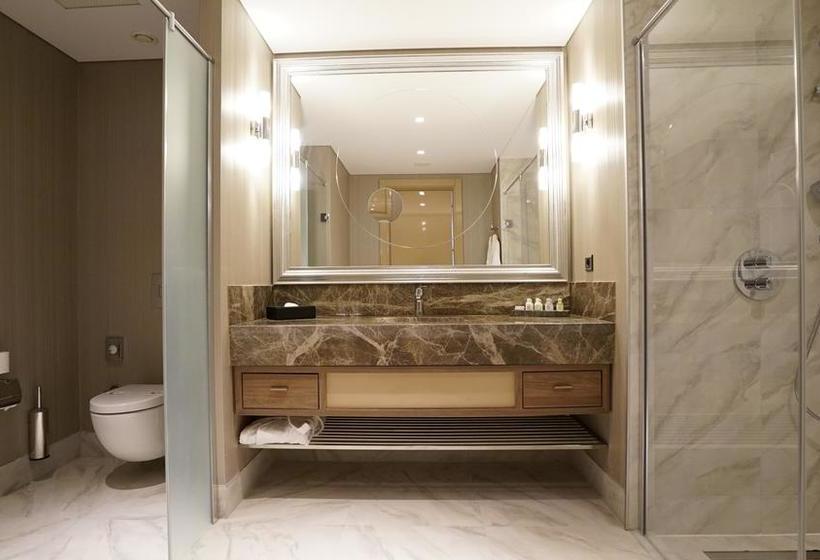 ホテル Tryp By Wyndham Istanbul Basin Ekspres