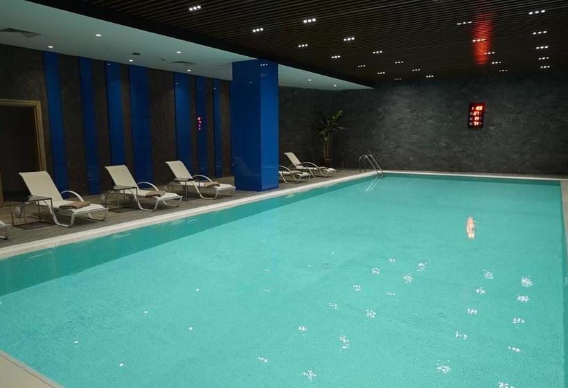 ホテル Tryp By Wyndham Istanbul Basin Ekspres