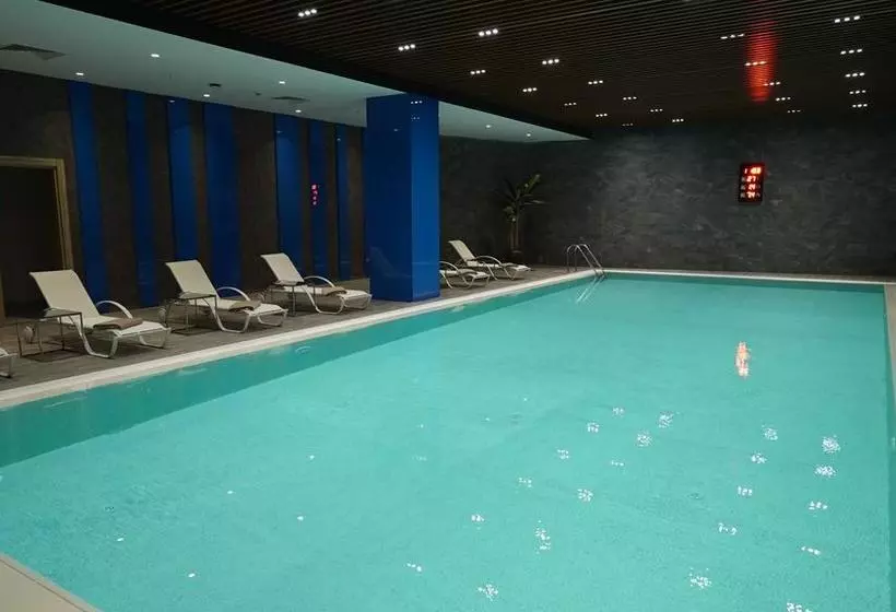 ホテル Tryp By Wyndham Istanbul Basin Ekspres