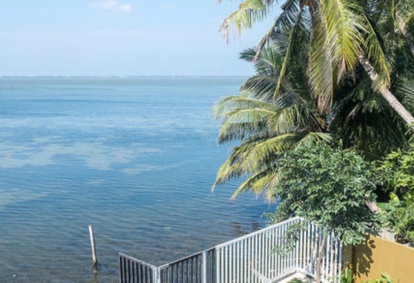 Hotel Hush Lagoon 30