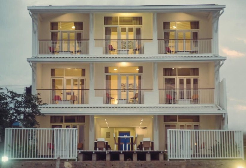 Hotel Hush Lagoon 30