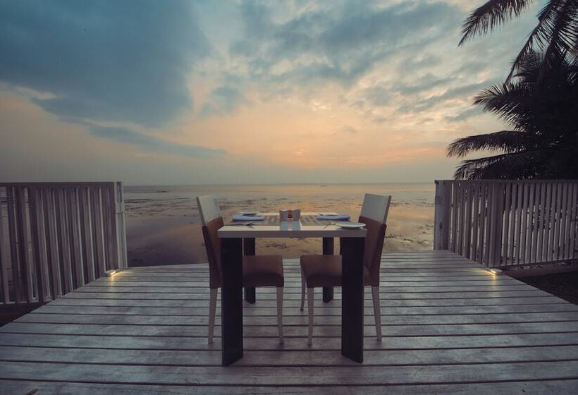 Hotel Hush Lagoon 30