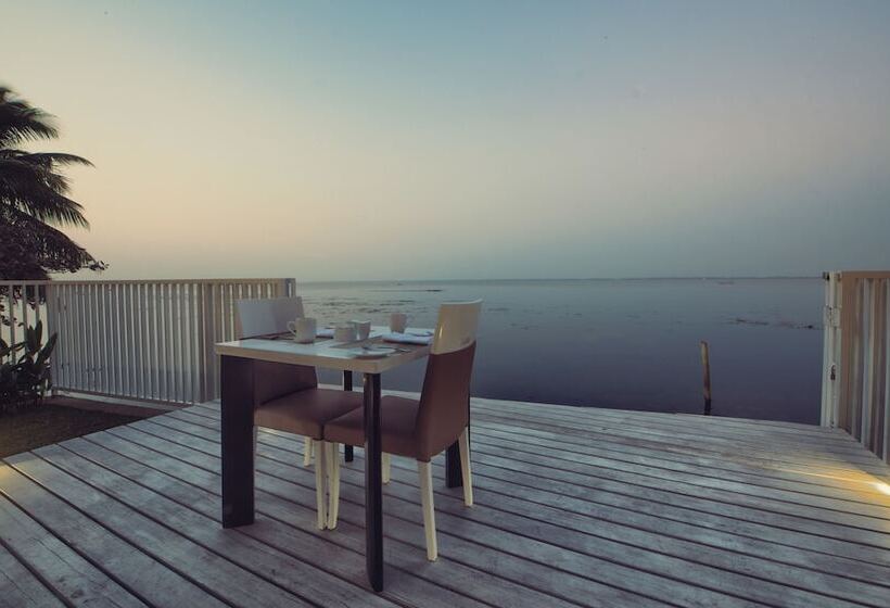 Hotel Hush Lagoon 30