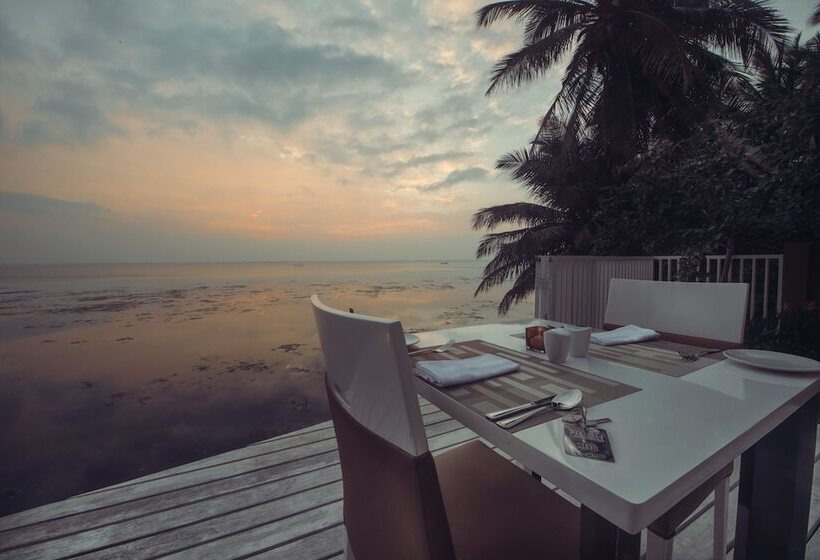 Hotel Hush Lagoon 30