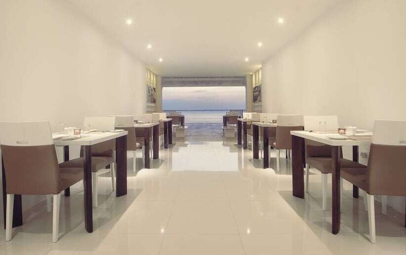 Hotel Hush Lagoon 30