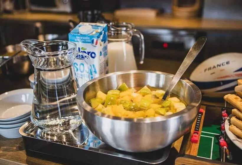 ホテル Ibis Budget Dijon Saint Apollinaire