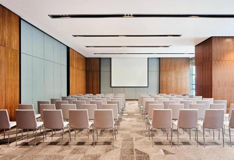 Hotel Le Meridien Petaling Jaya