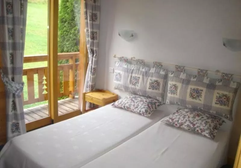 ホテル Les Chalets De Courchevel 1550