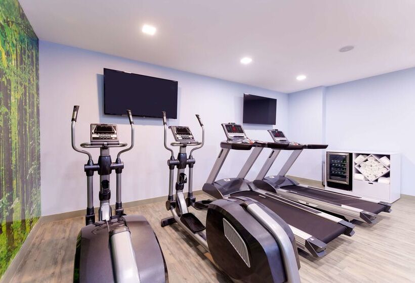 בית מלון כפרי NH Monterrey La Fe