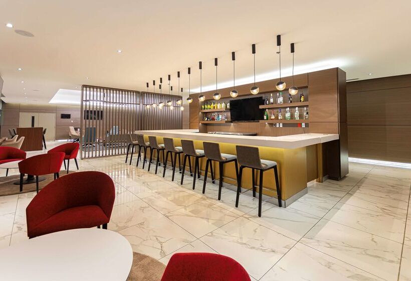 בית מלון כפרי NH Monterrey La Fe