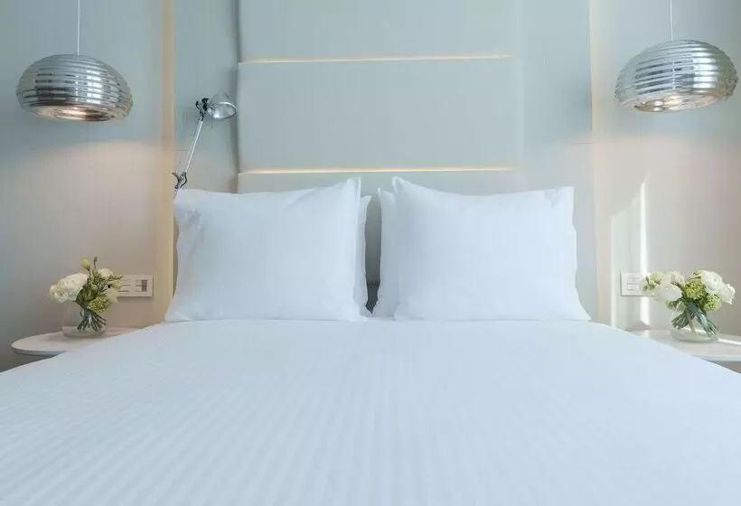 ホテル NH Monterrey La Fe