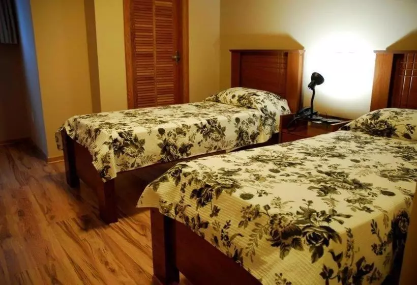 Hotelli Niteroi Plaza