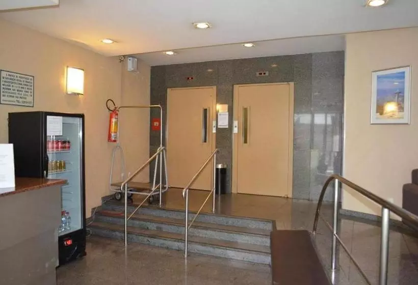 Hotelli Niteroi Plaza