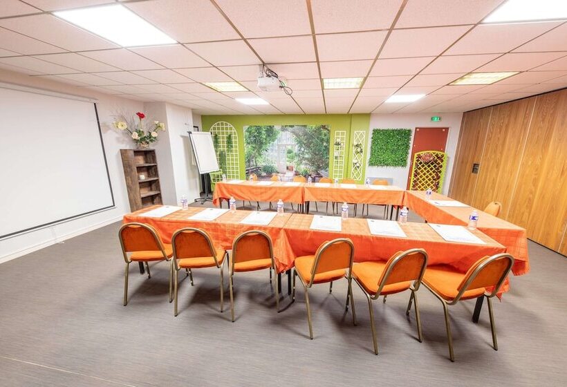 Отель Saint Laurent