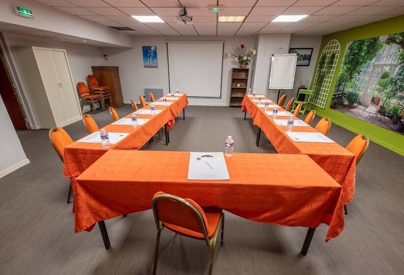 Отель Saint Laurent