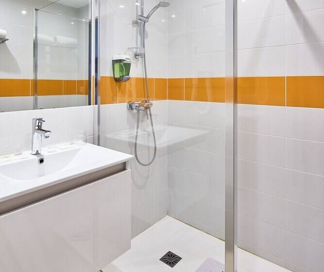 Отель Saint Laurent