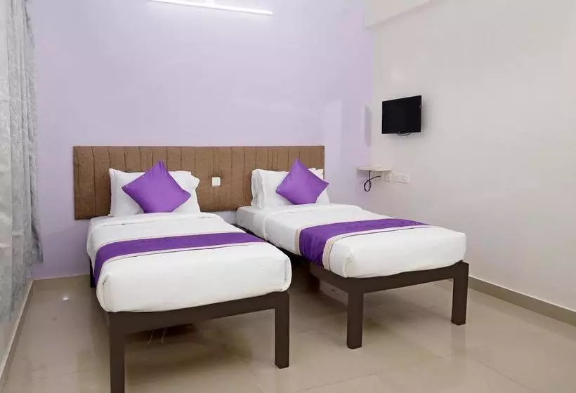 Oyo 9833 Hotel Vbee Plaza