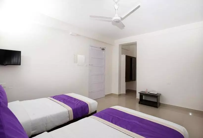 Oyo 9833 Hotel Vbee Plaza