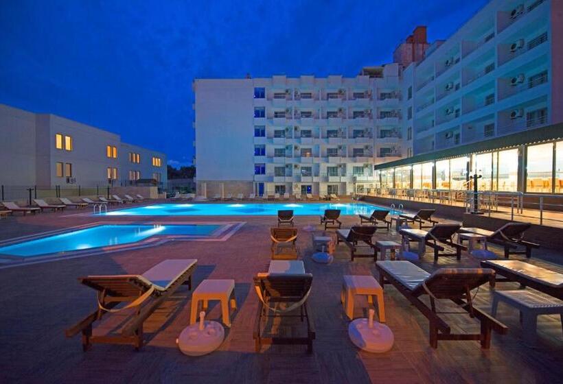 בית מלון כפרי Ada Newday Resort