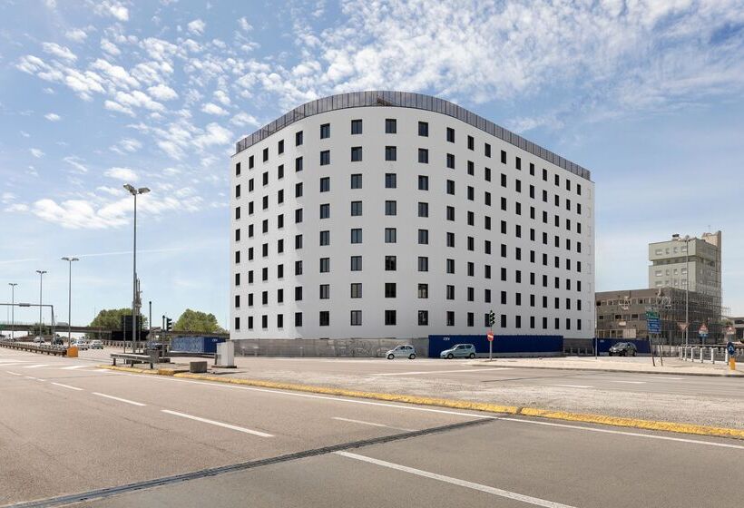 Otel a&o Hostel Venezia Mestre