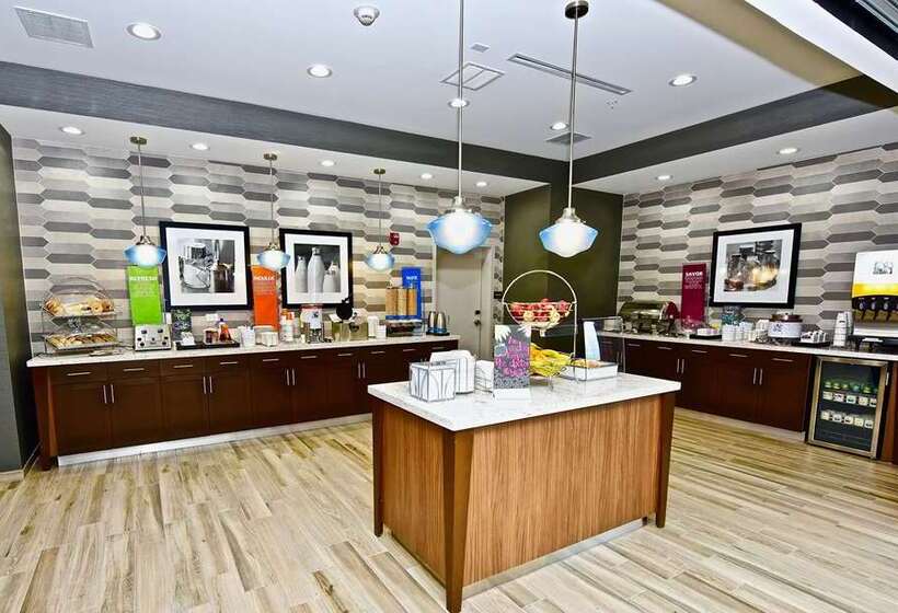 호텔 Hampton Inn Kirksville