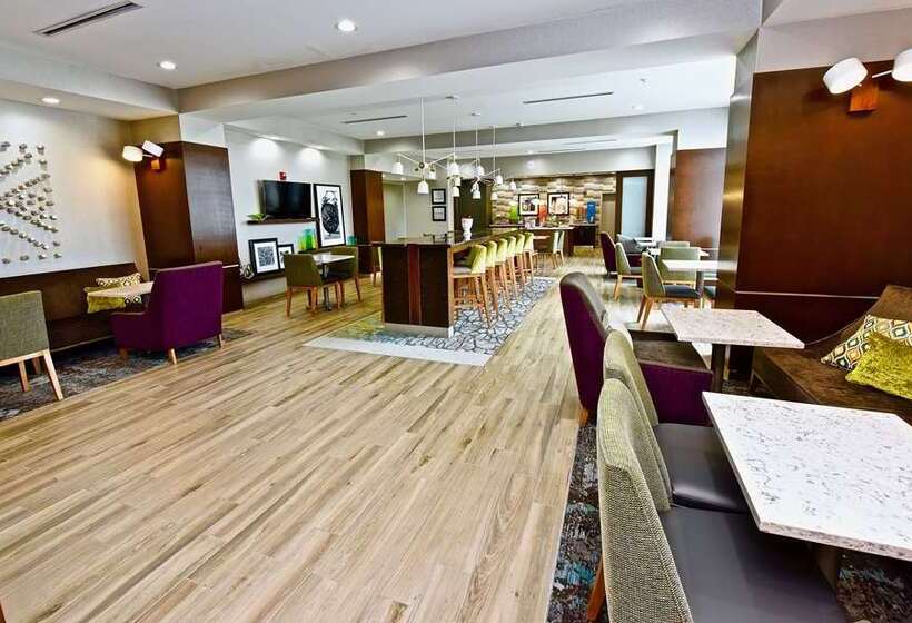 호텔 Hampton Inn Kirksville