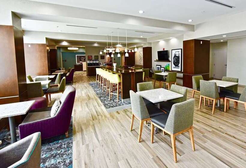 호텔 Hampton Inn Kirksville