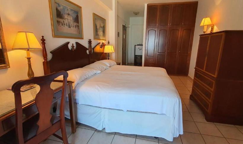 בית מלון כפרי Kastro